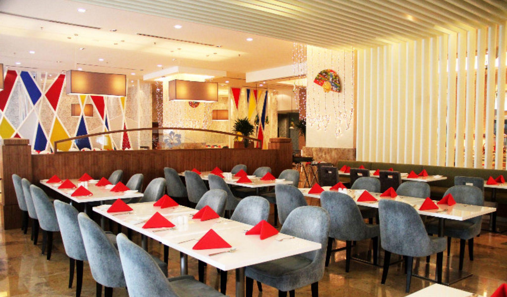 Zenith Hotel Kuantan Exterior photo The interior of a typical Thai restaurant