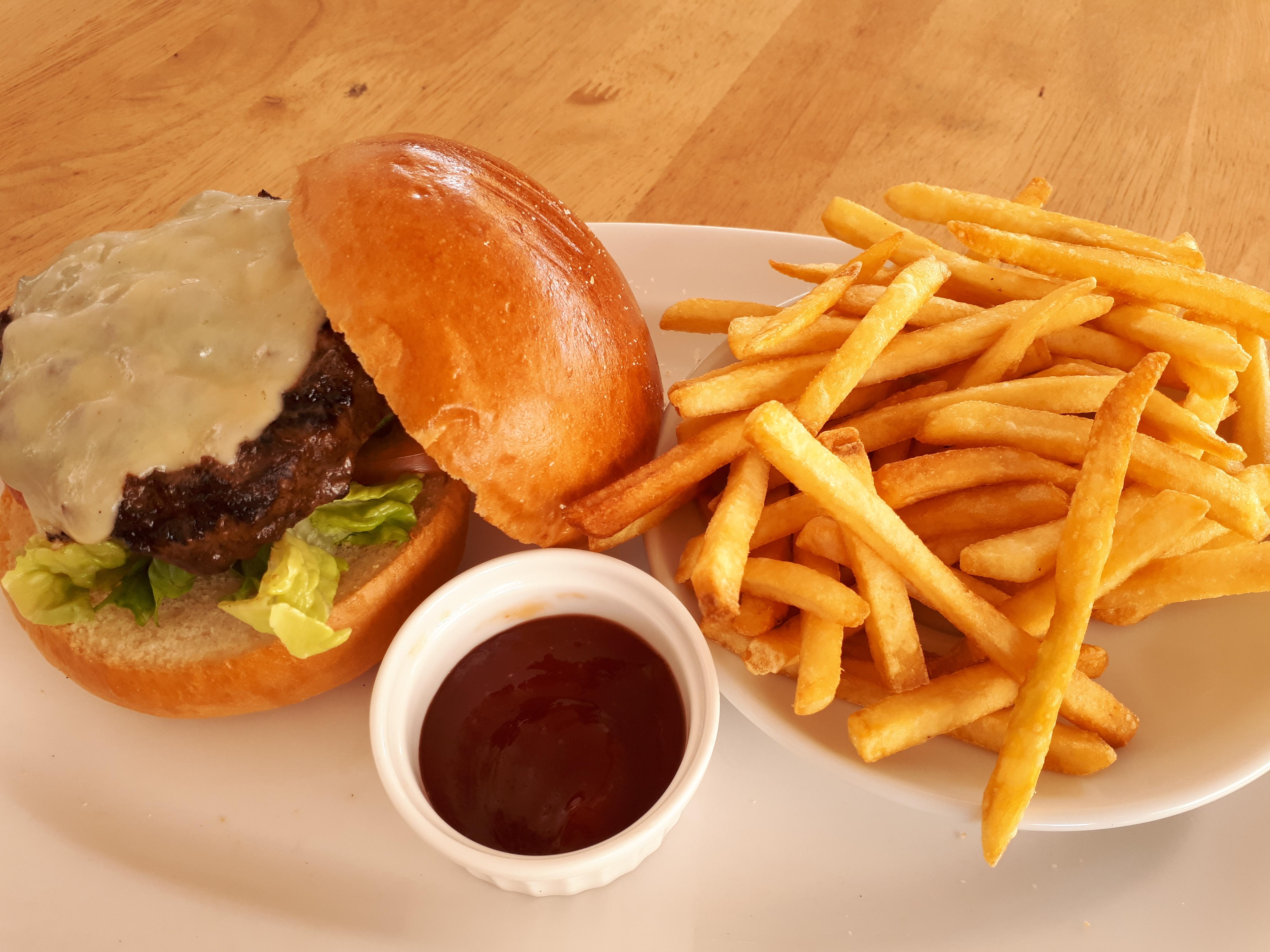 Zenith Hotel Kuantan Exterior photo A cheeseburger and French fries