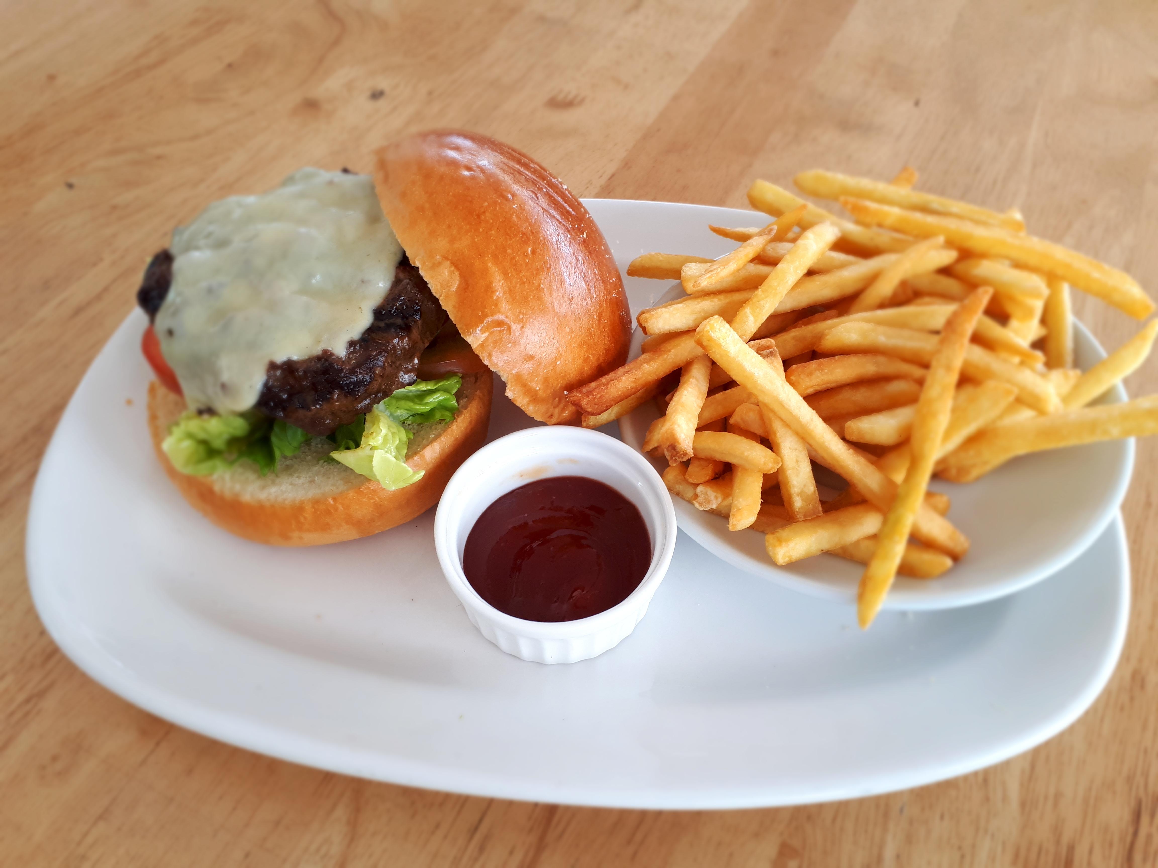 Zenith Hotel Kuantan Exterior photo A hamburger with chips
