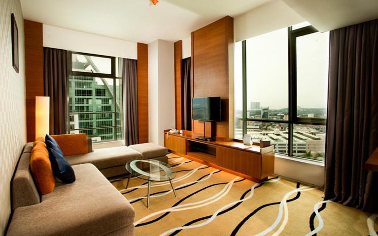 Zenith Hotel Kuantan Room photo A suite at the hotel