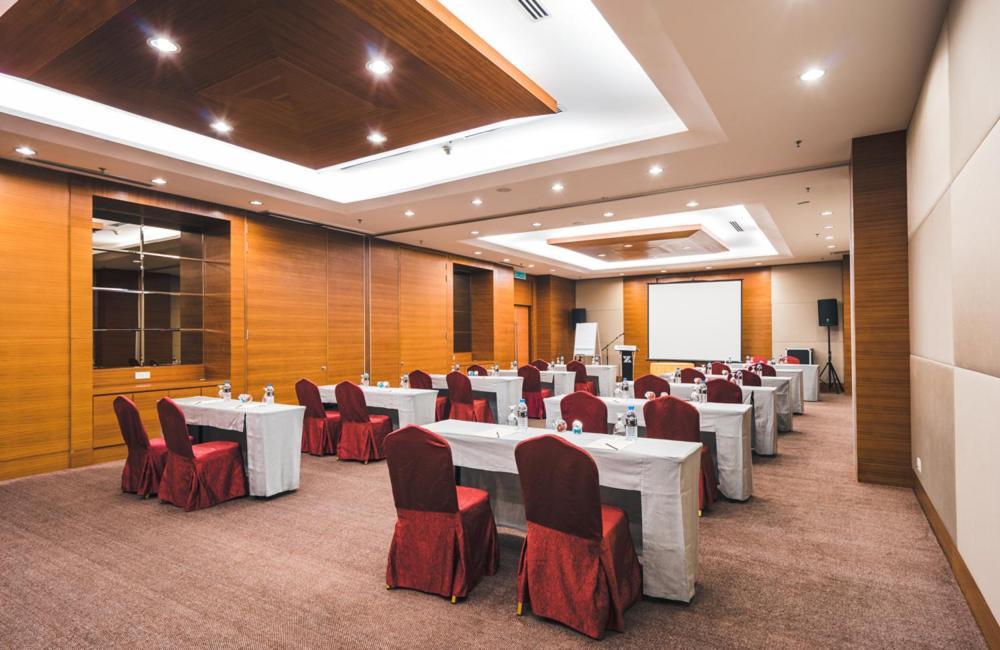 Zenith Hotel Kuantan Exterior photo Meeting room