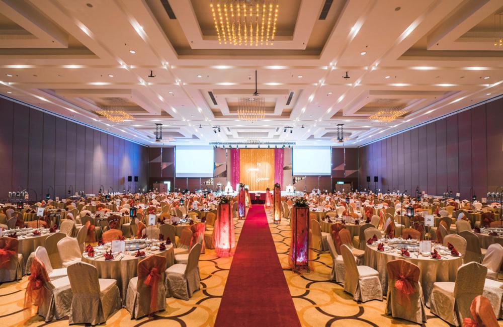 Zenith Hotel Kuantan Exterior photo A wedding reception at the Grand Ballroom